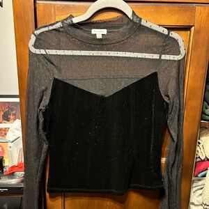 Velvet top. Size medium. Never worn.